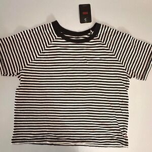 Levis NWT womans tee size L